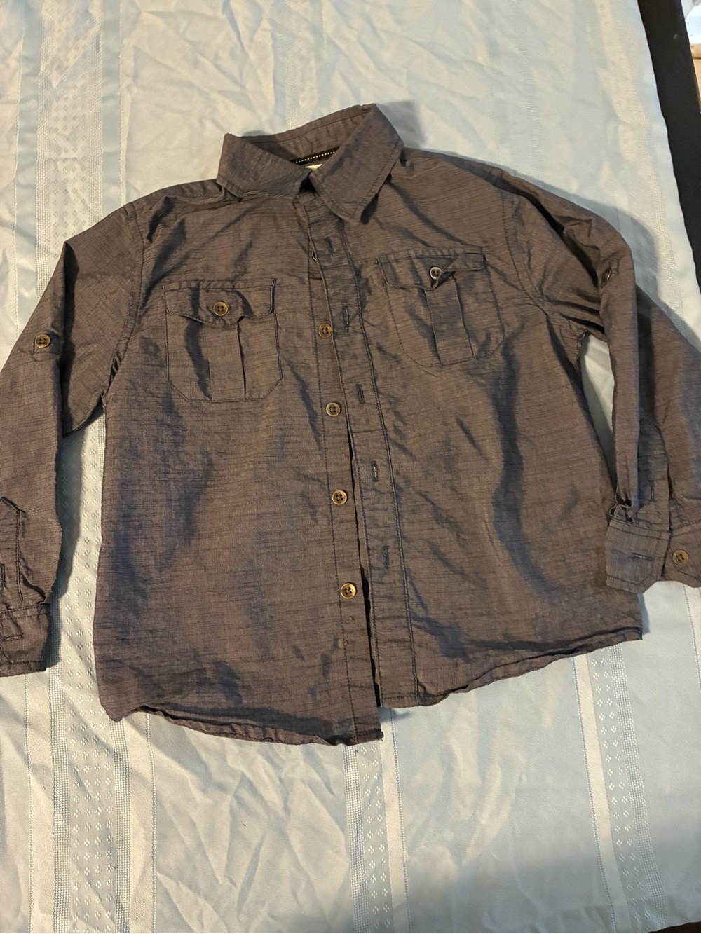 Boys Size 5 Button-Up Long Sleeve Shirt